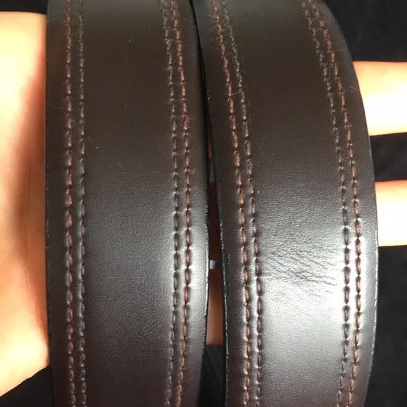 Mens Brown or Black Swivel Buckle Belt - Picture 4 of 16